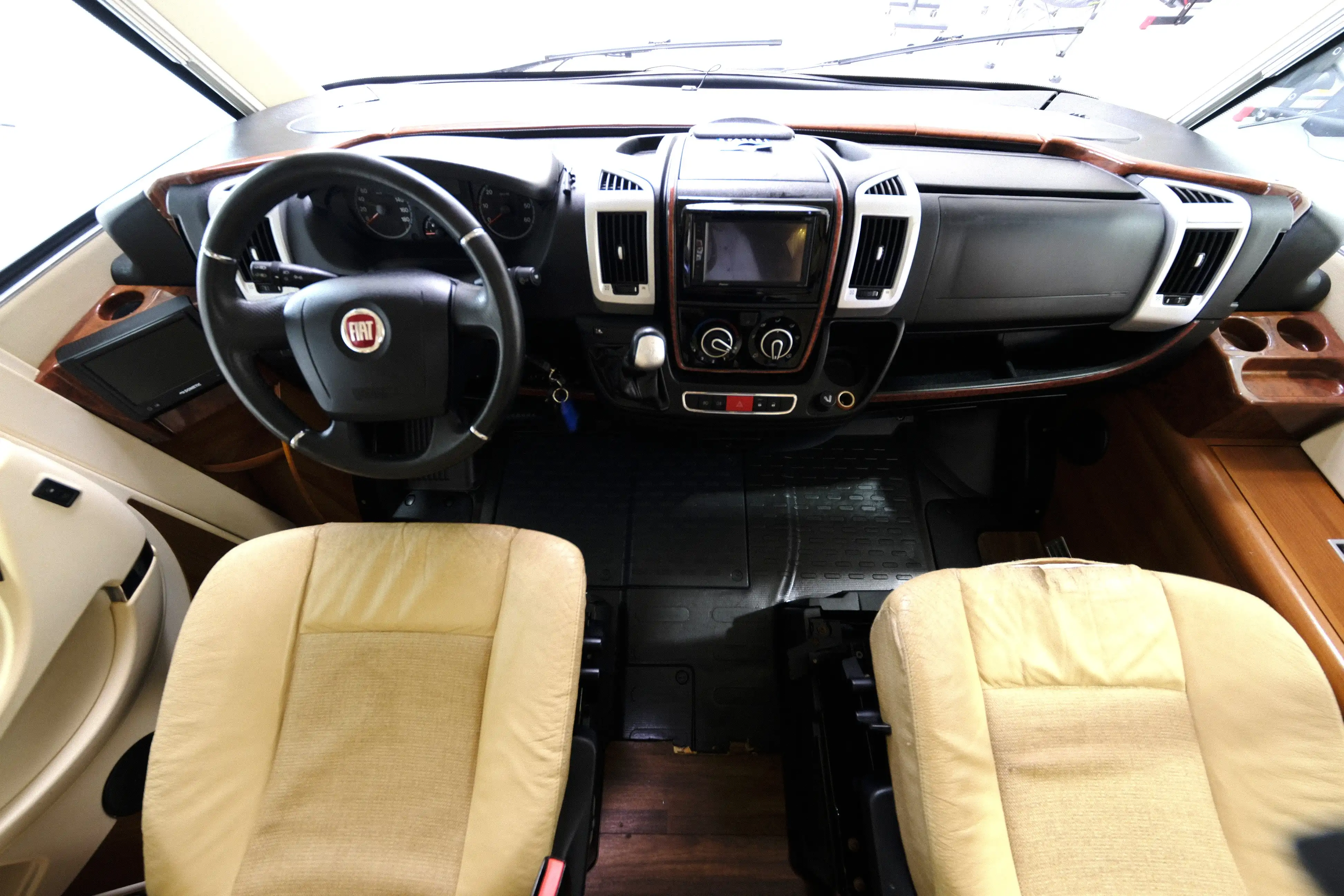 CARTHAGO Chic E-Line I 50 LE Yachting